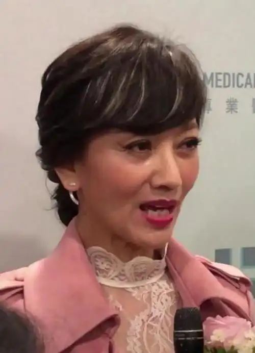 "不老神话"不过是化妆技巧加成,高清镜头下赵雅芝皱纹清晰可见