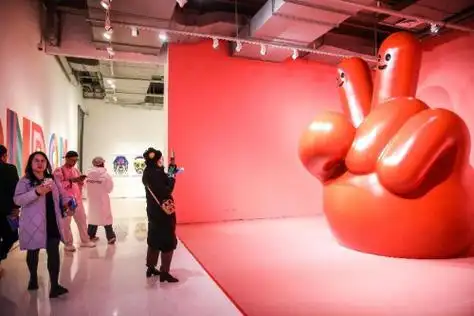 听说北京时代美术馆里来了42位世界名人