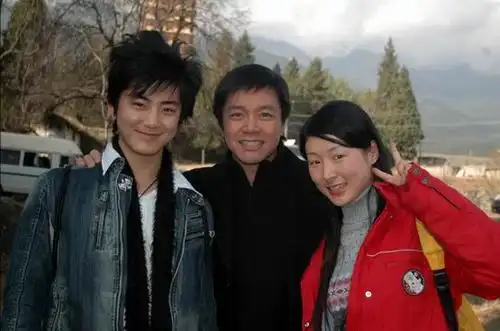 李鹤男蒋晨获《志愿者》总监制唐季礼认可(图)