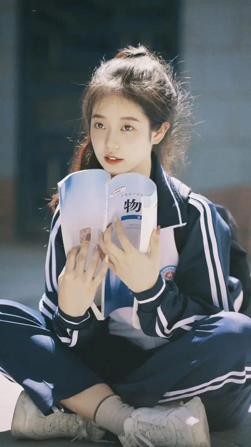 我想看看你们穿校服的照片.#评论区可以发照片 #分享照片 - 抖音