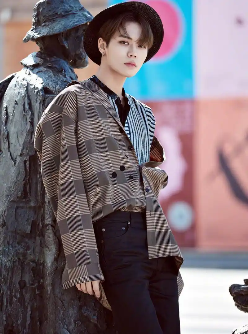 林彦俊的潮流穿搭时尚帅气,自带偶像气质,各种风格都能轻松驾驭