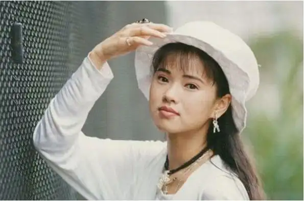 疑惑很久了,伊能静很美吗?(内有投票,照片加进.