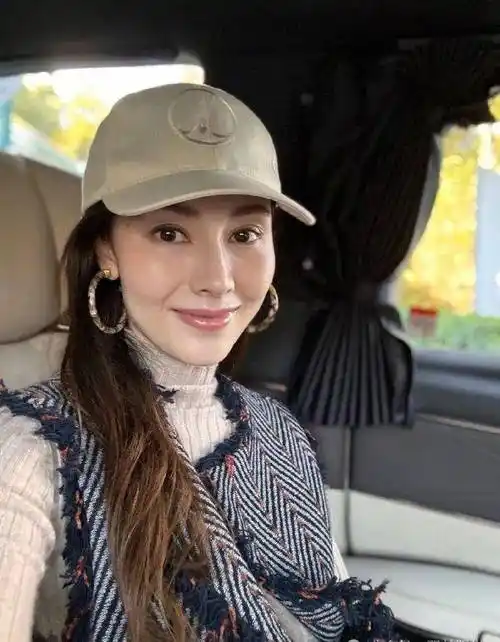 李嘉欣容貌太老被吐槽,中年以后容貌靠自己打造_皮肤_睡眠_脸部