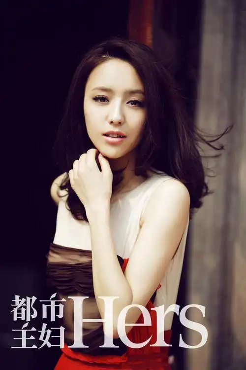 p>佟丽娅,1983年8月8日出生于新疆伊犁察布查尔,中国内地影视女演员