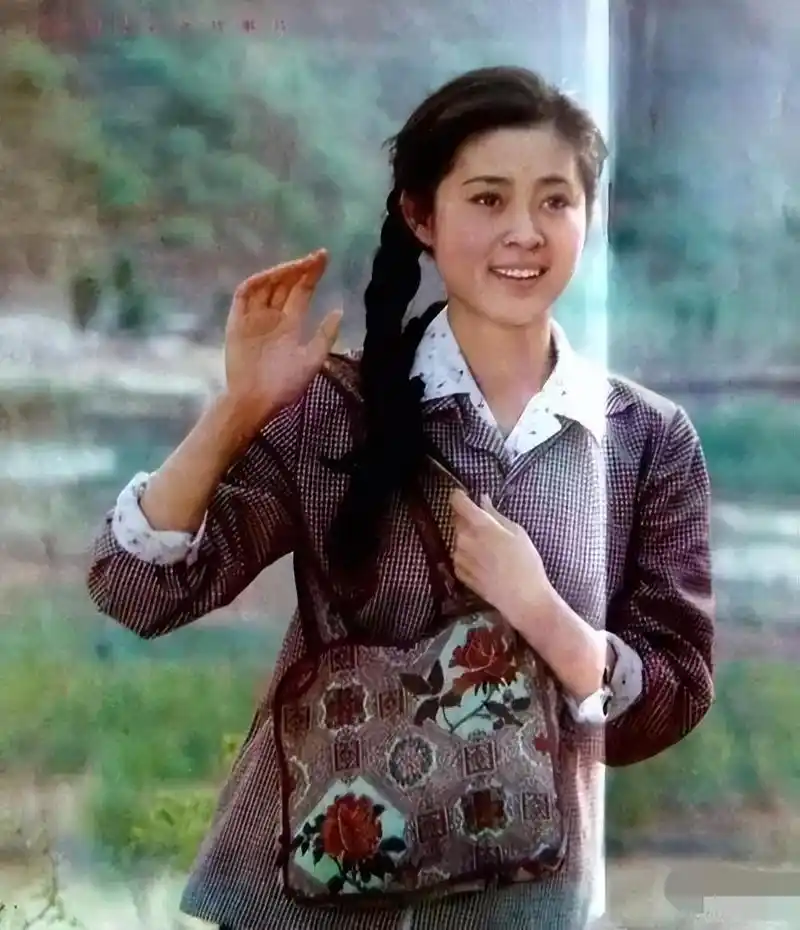 回顾倪萍陈凯歌的辜负让她意难平而今的她让人心酸