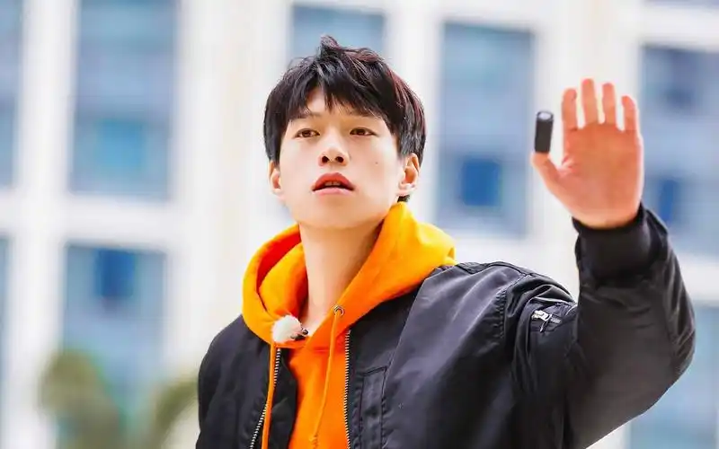 偏见带来的伤害多大,魏大勋抠门人设很难洗白,私下杨颖没那么差.