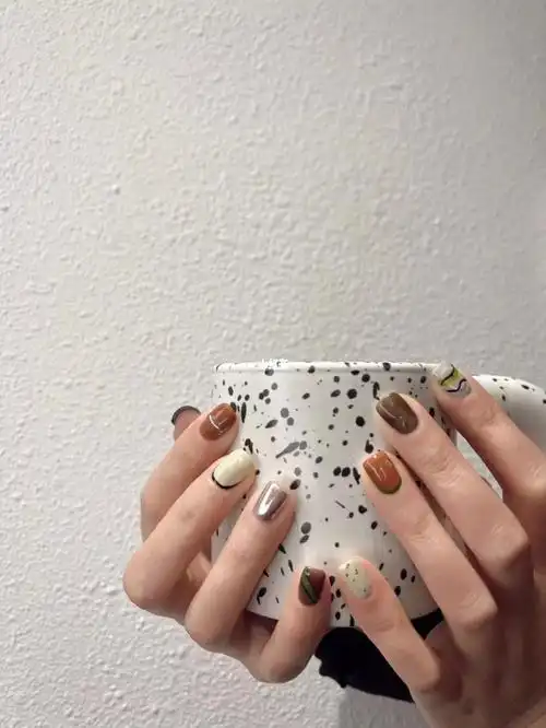 小众风格ins简约美甲