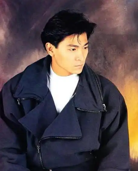 看了朱丽倩18岁时的样子,你就明白刘德华为何独宠她三十年!