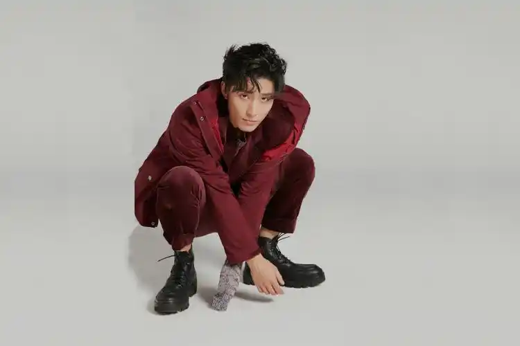 电脑壁纸 明星 大陆明星 阳光大男孩窦骁