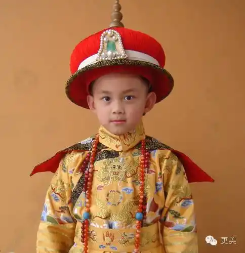 吴磊小时候就这么可爱,眼睛大,鼻子小,基本能确定长不残啦.