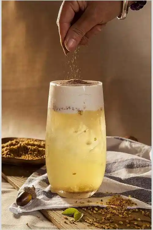 桂花奶盖茶美食摄影图