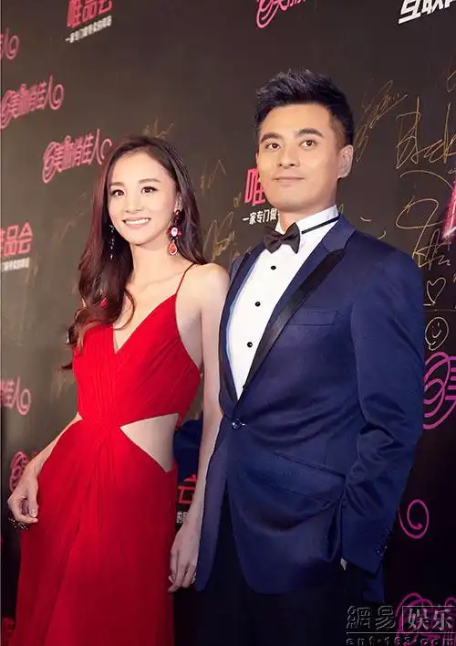 陈龙章龄之夫妻携手出席活动