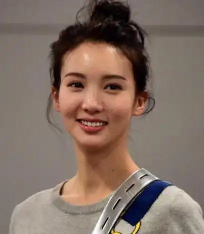 金晨脸上发生了什么变化?网友差点认不出来了