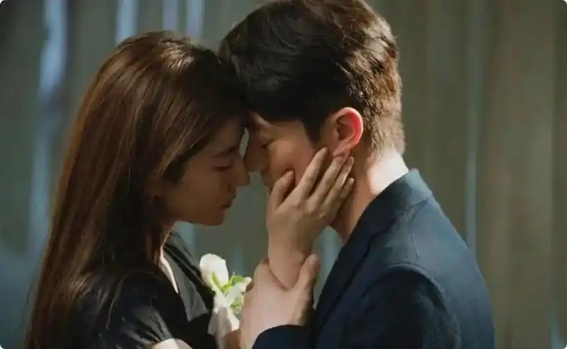 刘亦菲拍吻戏太欲了被男演员按在墙上亲网友这谁顶得住