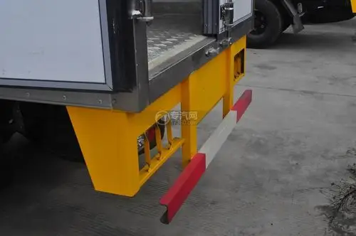 福田宝瑞kq1厢式运输车后防护栏_厢式货车图片_专汽网