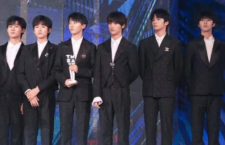 谁说明星都是学渣,看看关晓彤,杨幂的高考分,瞬间打脸其他明星_嘉祺