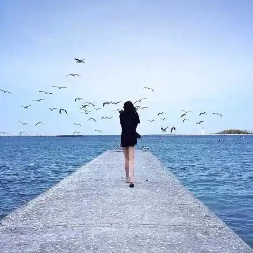 女生头像背影小清新你是我触摸不到的光