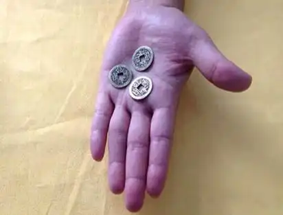 摇卦摇卦操作方法