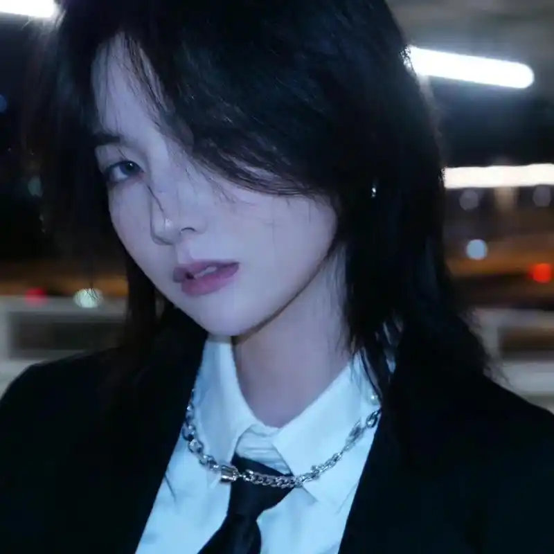 最近的新鲜照片 #清冷感 #赵粤 - 抖音