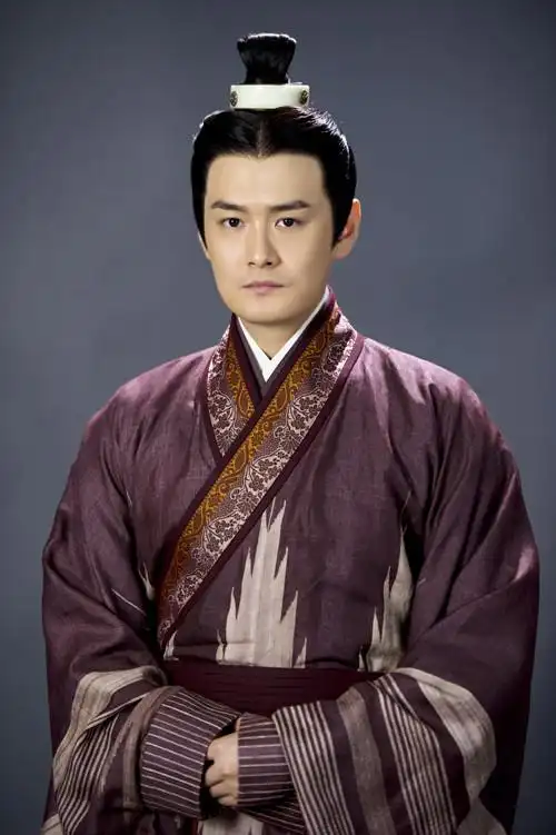 王雨《秀丽江山》演技获赞 阴家大家长风范十足