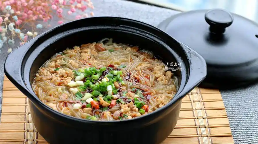 这个菜太好吃了,爽滑鲜辣,晶莹透明,儿子都等不及,开心到尖叫_辣椒酱_