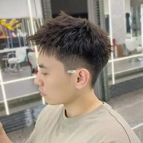 痞帅短发发型,夏天超好看发型简单,清爽,阳光男孩.