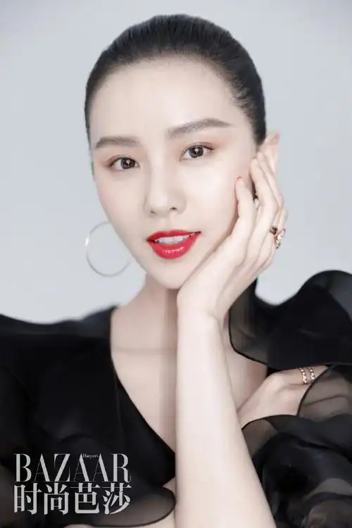 时尚芭莎三月刊##刘诗诗复工首封##炫光女孩