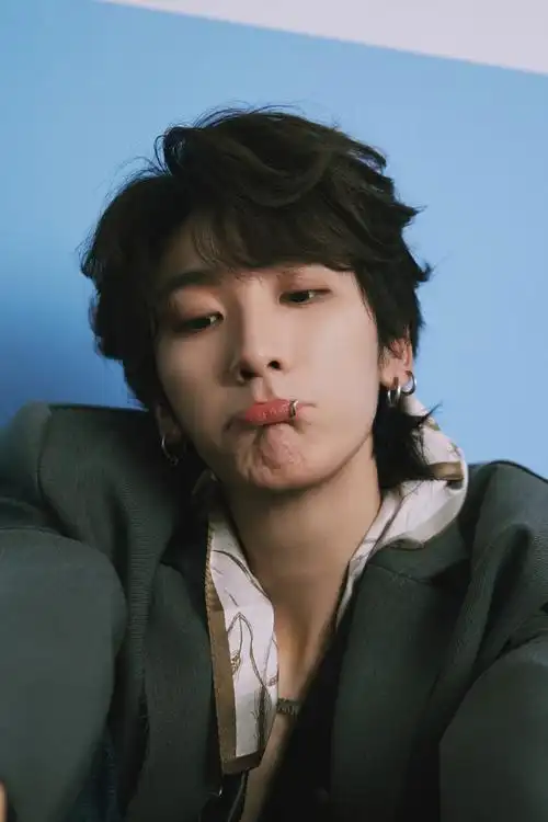 王广允超话快来发帖宠粉#2023不断更#  《mmingpr》杂志封面人物70