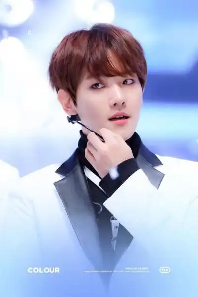 白马十王子边伯贤/边伯贤白西装 白军装 白上衣 各种白衣合集