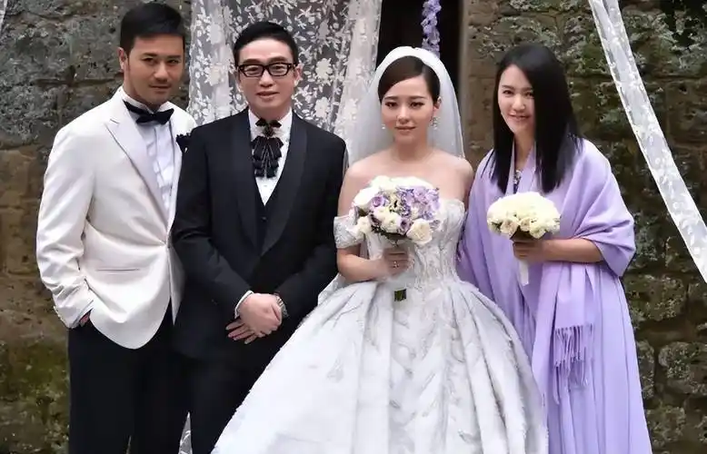 陈亦飞为谭维维庆生翻车,晒夫妻亲密照被批蹭热度,气得放话喊告_祝福