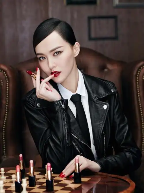 [抱一抱]下午好@唐嫣