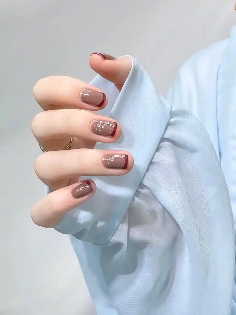 超好看的美甲 #短指甲也可以 - 抖音