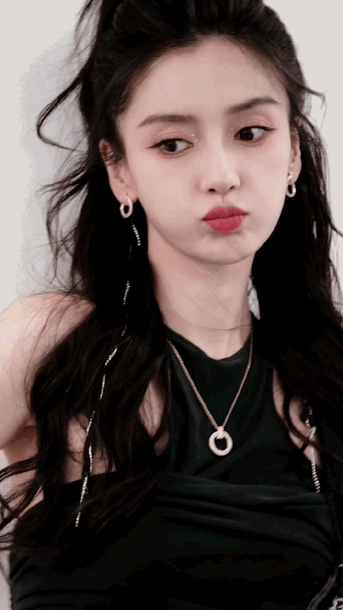 angelababy搞怪表情连拍##杨颖wink好甜