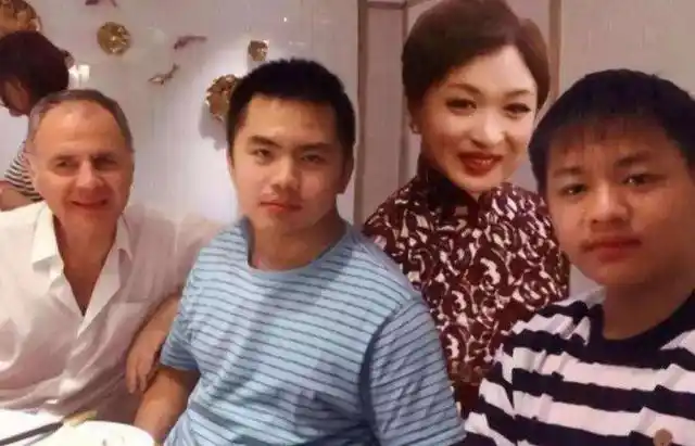 "你妈妈是男的",面对同学的质疑,金星儿子霸气回应:那又怎样