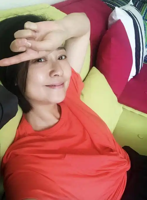 尽管如此,张茜近年还是会照常和大家分享护肤的知识和她在生活中的