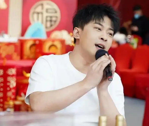 因榴莲被送上热搜,辛巴彻底发怒,直播怒斥某媒体:不具备公信力