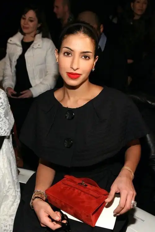 沙特最美王妃偏不戴面纱挑战王室权威创立时尚品牌勇敢做自己