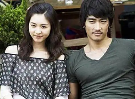 宋承宪,这位以颜值为标准的男士,他的恋爱历程可谓星光熠熠.