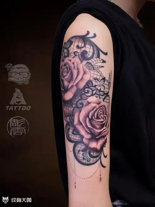 蕾丝玫瑰纹身图案