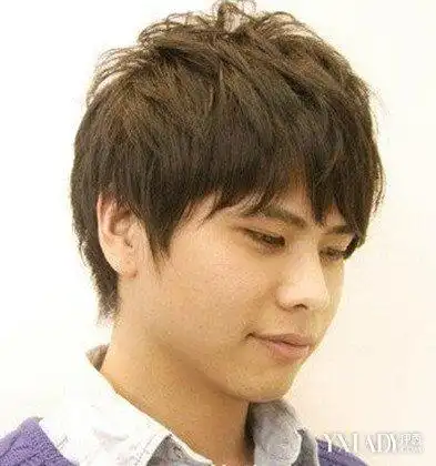 深亚麻灰头发图片男四款发型尽显时尚魅力