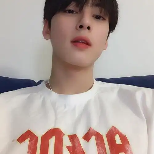 有没有车银优的图片吖