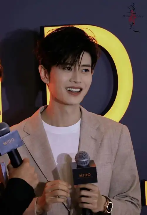 任嘉伦[超话]# 9595#任嘉伦# rjl 9595#任嘉伦青岛# rjl