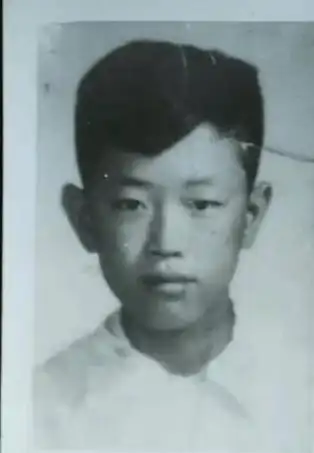 爸爸的黑白照片:拍摄于八十年代,精神小伙很帅气|证件照|屠洪刚|肖像
