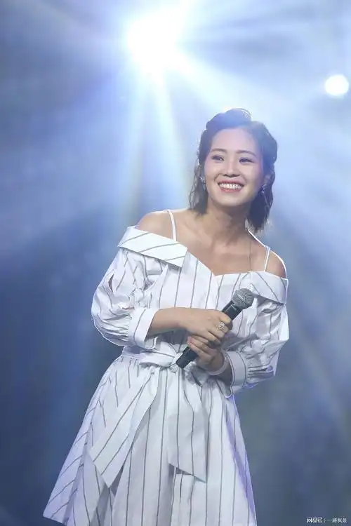 cctv《乐享汇》 云朵助阵呼斯楞合唱《打起手鼓唱起歌》