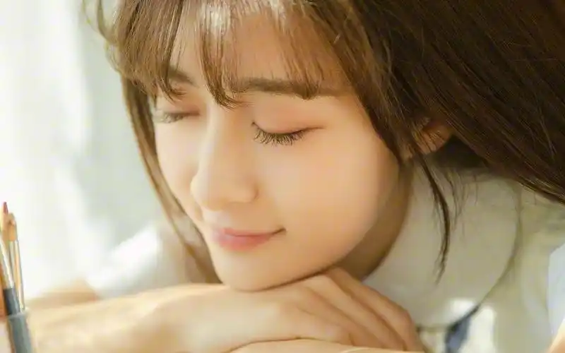 治愈系校花美女高清桌面壁纸-美女壁纸-手机壁纸下载-美桌网