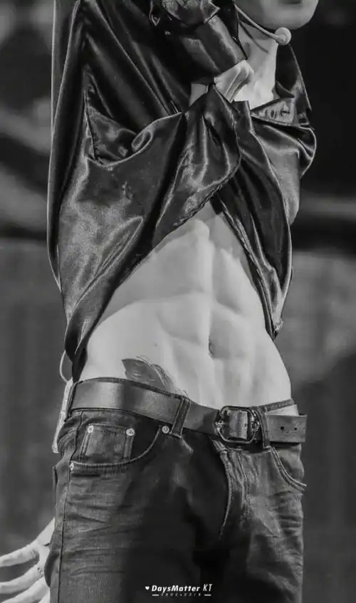 190603 朱正廷腹肌照合集送达 舔屏舔屏~_网易订阅