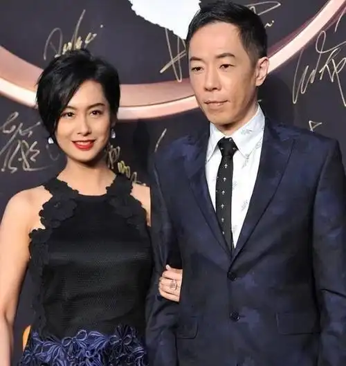 人们对他们的感情并不看好,在得知朱茵与黄贯中结婚后,评论区里充斥着