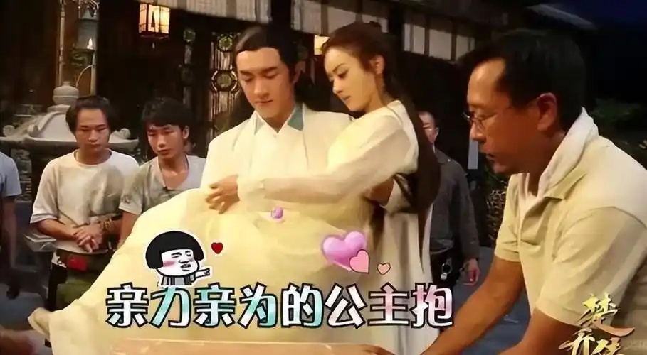 原创怪不得影视剧只敢拍上半身镜头下移后是观众不能看的全貌