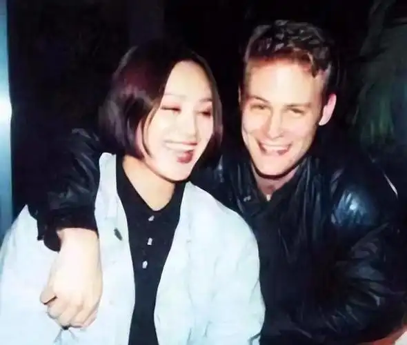 回顾宁静与外国丈夫闪婚闪离二婚嫁圈内人隐婚10年婚姻怎样