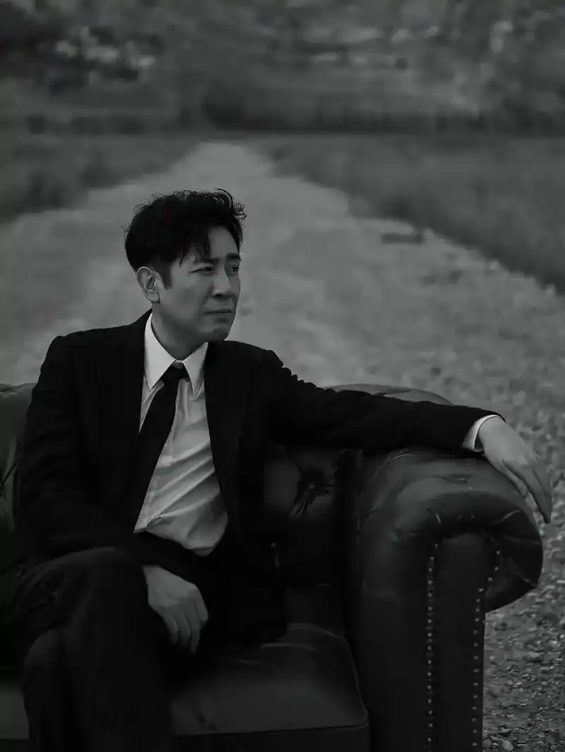 叔圈天菜,老于太帅了.#叔圈 #于和伟 #坚如磐石 #西装杀 - 抖音